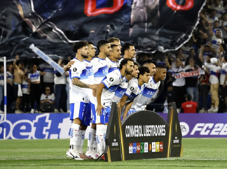 Universidad Católica llegará a la Bombonera con una baja de peso tras el clásico frente a Colo Colo.