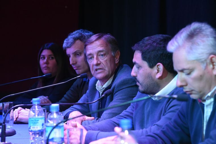 Rodolfo Suarez junto a Juan Manuel Ojeda Foto: Gobierno de Mendoza