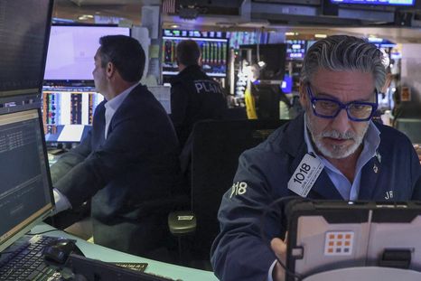 Las bolsas asiáticas arrancaron la jornada con caídas importantes, en un escenario complicado por los ataques de EE.UU. de Israel a Irán, mientras también se disparaban los precios del petróleo y del oro. Las bolsas asiáticas arrancaron la jornada con caídas importantes, en un escenario complicado por los ataques de EE.UU. de Israel a Irán, mientras también se disparaban los precios del petróleo y del oro.