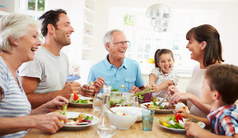 Aunque la sobremesa surge de manera espontánea, puede convertirse en un hábito consciente que fortalezca la convivencia.