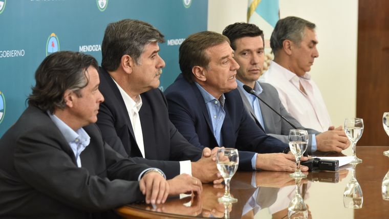 Rodolfo Suarez afirmó que no reglamentará los cambios en la Ley 7722. Foto: ALF PONCE/MDZ