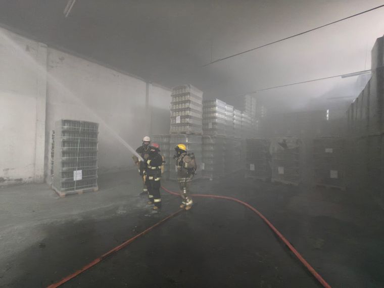 Tras un operativo coordinado, se logró contener el fuego. Tras un operativo coordinado, se logró contener el fuego.