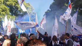 La marcha de la CGT y la CTA comenzó a las 15.
