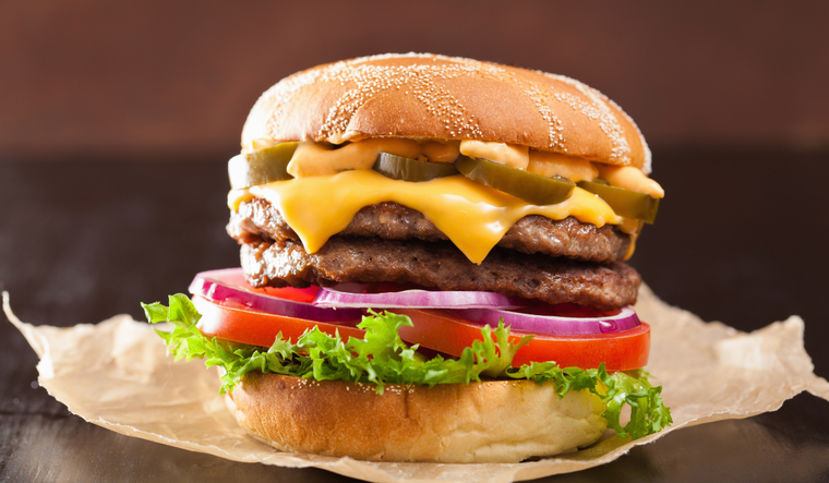 Hamburguesas de carne hechas en casa: delicia a tu alcance Foto: Shutterstock