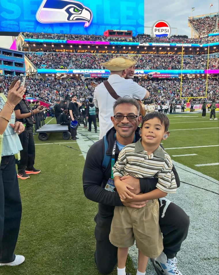 El nene interpretó a un joven Bad Bunny.