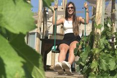 La Reina Nacional de la Vendimia, Mayra Tous, disfrutando del Valle de Uco.