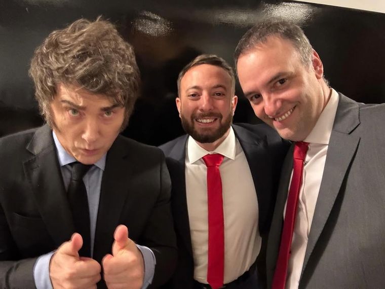 El Presidente llegará acompañado por Agustín Laje y el gordo Dan, entre otros referentes libertarios.