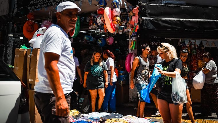 La clase media apela a su creatividad para llegar a fin de mes. Foto: EFE