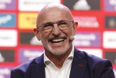 Luis de la Fuente, entrenador de España, habló sobre la posibilidad de que se suspenda la Finalissima. Foto: EFE