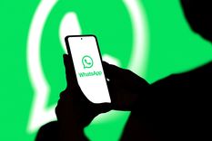 WhatsApp no avisa intrusiones, pero “Dispositivos vinculados” revela sesiones activas en PC, tablet o navegador.