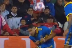 La curiosa reacción de Valdez en Unión-Boca: ¿por qué se agachó?