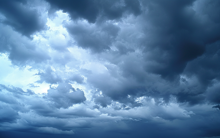 Se pronostican tormentas para este sábado por la tarde y noche Foto: Imagen generada por Midjourney