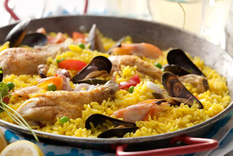 Admira esta exquisita paella típica española ¡la perdición!