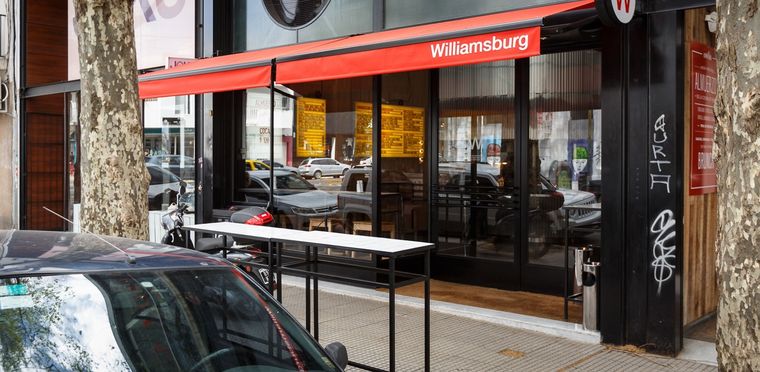 El local de la calle Armenia donde Camila trabajó hasta que la echaron por fea Foto: The Burger Life