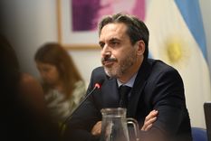 El Juez Federal de La Plata con Competencia en la provincia de Buenos Aires, Alejo Ramos Padilla determino que La Junta Electoral debe decidir si se reimprimen las boletas en la provincia de Buenos Aires con la foto de Diego Santilli