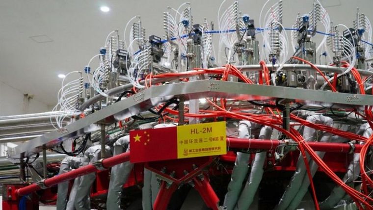 El HL-2M funciona como un sol artificial.