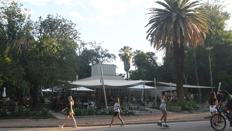Por la congestión vehicular, evalúan hacer peatonal más zonas del Parque San Martín.&nbsp;