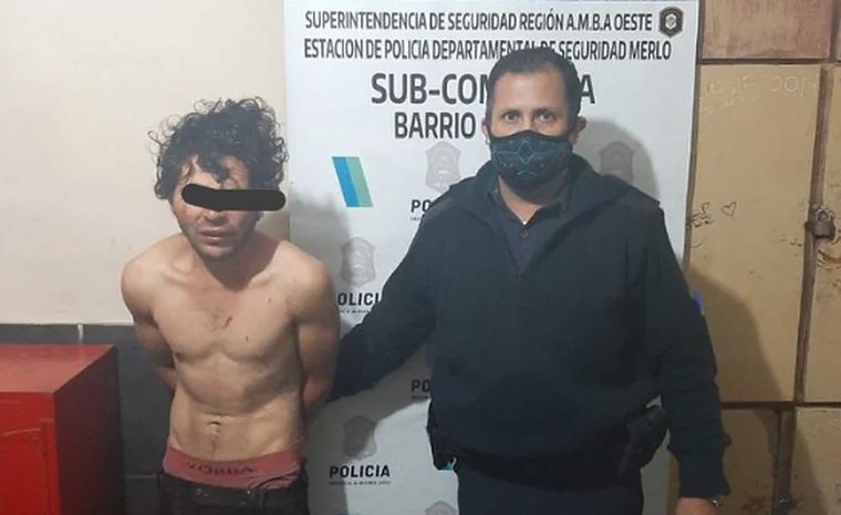 El hombre fue linchado por vecinos tras encontrar el cuerpo del pequeño tendido sobre la calle