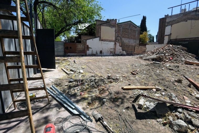 La casona fue derrumbada en poco tiempo. Foto: Alfredo Ponce