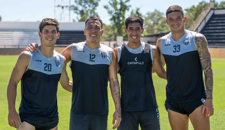 Cingolani, Barboza, Recalde y Paredes, futbolistas de Gimnasia. Cingolani, Barboza, Recalde y Paredes, futbolistas de Gimnasia. 
