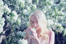 Perfumes y fragancias alegres y genderless serán una de las claves de 2023. Foto: Unsplash