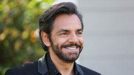 En agosto pasado, Eugenio Derbez sufrió un accidente que le produjo múltiples fracturas en el hombro derecho.