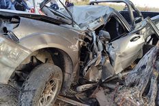 Una camioneta volcó y chocó contra un árbol en Chapanay, San Martín: murió el conductor Foto: Ministerio de Seguridad de Mendoza Una camioneta volcó y chocó contra un árbol en Chapanay, San Martín: murió el conductor Foto: Ministerio de Seguridad de Mendoza