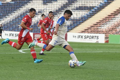 Deportivo Maipú y Godoy Cruz se enfrentan en el Malvinas Argentinas. Deportivo Maipú y Godoy Cruz se enfrentan en el Malvinas Argentinas.