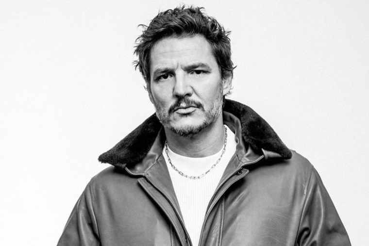 Esta es la verdadera razón por la que Pedro Pascal siempre tiene una mano en el pecho.