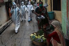 el coronavirus se dispara en la india: casi 50.000 contagios en 24 horas