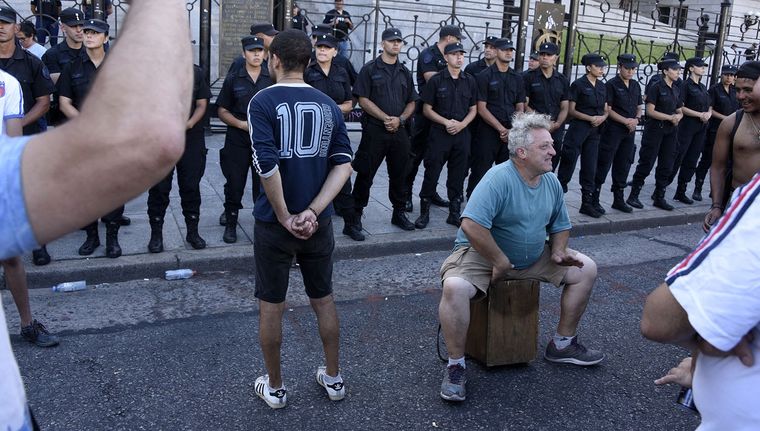 Grieta. El Gobierno apuesta a todo o nada. Foto: Juan Mateo Aberastain/MDZ