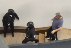 Los delincuentes ingresaron a la financiera vestidos de personal de la PSA. Los delincuentes ingresaron a la financiera vestidos de personal de la PSA.