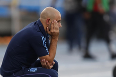 Javier Mascherano continuará al frente de la Selección argentina juvenil. Javier Mascherano continuará al frente de la Selección argentina juvenil.