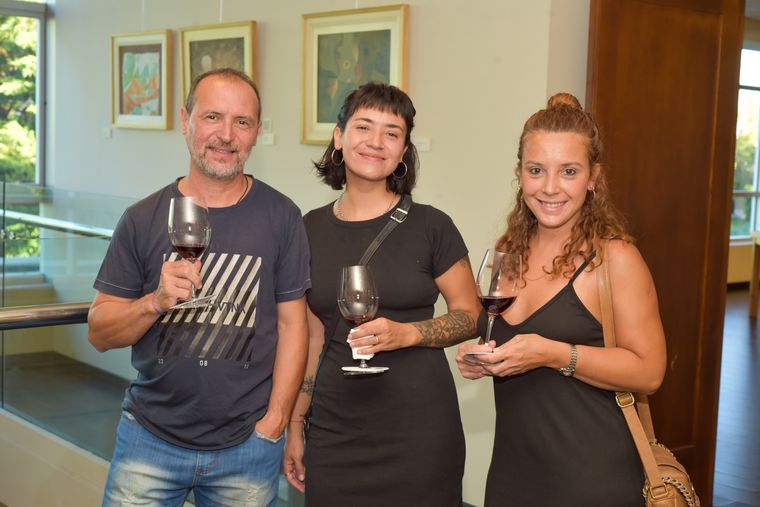 Gustavo Bragagnolo, Marian y For Parra. Gustavo Bragagnolo, Marian y For Parra.