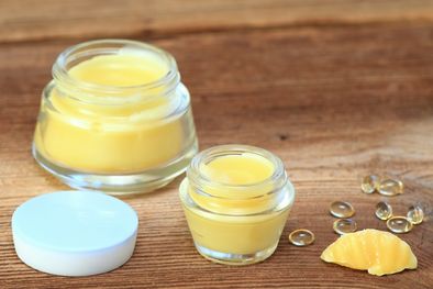 MDZol | Foto: Salud 180 - https://cdn2.salud180.com/sites/default/files/remedios-caseros-labios-secos-balsamo-casero.jpg