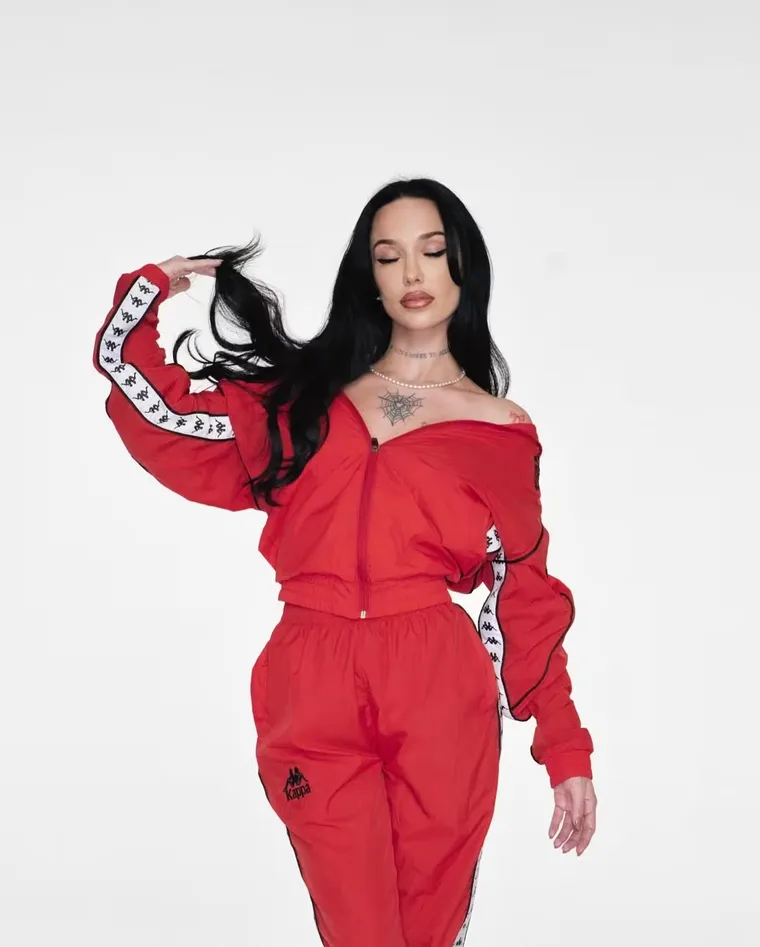 El mix sporty y sensual de La Joaqui que conquistó a sus fans. El mix sporty y sensual de La Joaqui que conquistó a sus fans.