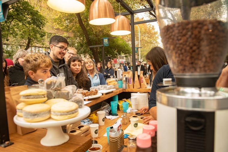 Turistas y mendocinos podrán disfrutar de diversas opciones de cafetería.