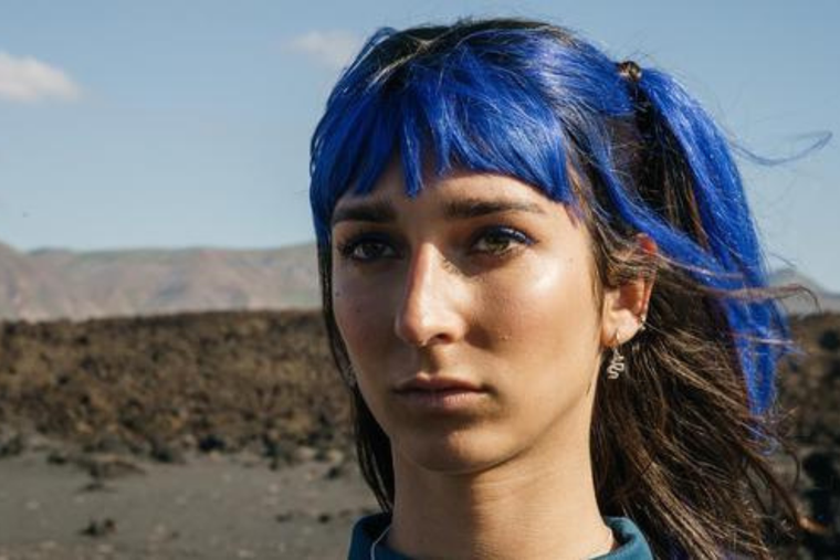 LOLA RODRÍGUEZ ALCANZÓ LA FAMA GRACIAS A VENENO. AHORA ES PARTE DE BIENVENIDOS A EDÉN, EL ÉXITO DE NETFLIX.