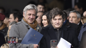 En la Rural, Milei oficializó la baja de retenciones y lanzó críticas al kirchnerismo. En la Rural, Milei oficializó la baja de retenciones y lanzó críticas al kirchnerismo.