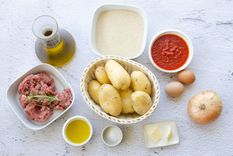 La más crujiente y jugosa receta de papa rellena con carne picada que debes probar. La más crujiente y jugosa receta de papa rellena con carne picada que debes probar.