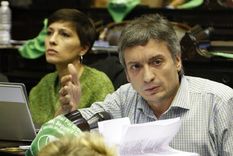 maximo kirchner arremetio contra macri por el endeudamiento argentino