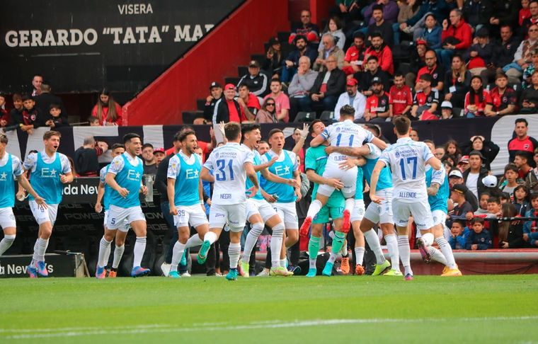 Newells - Godoy Cruz El Tomba metió un triunfazo en Rosario.