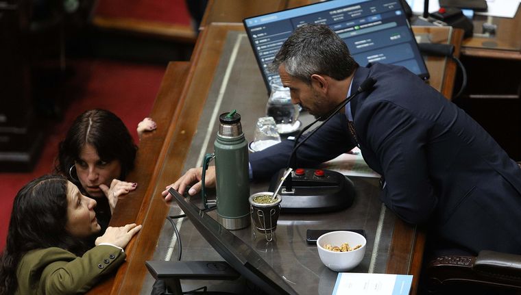 La confrontación con las provincias aumenta el riesgo de una avanzada conjunta de la oposición en el Congreso. La confrontación con las provincias aumenta el riesgo de una avanzada conjunta de la oposición en el Congreso.