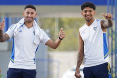 Alan Varela (derecha) y Cristian Medina durante un entrenamiento de Boca Juniors Foto: @BocaJrsOficial