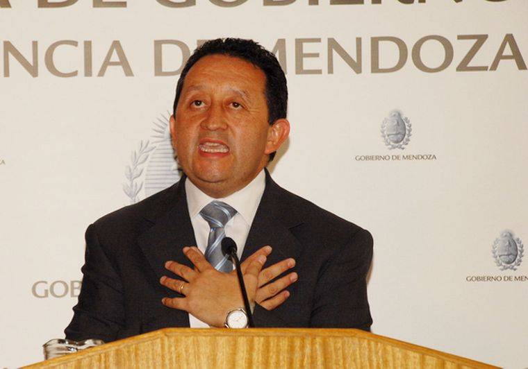 Uno de los tantos gestos usados para pedir disculpas. Foto: Nacho Gaffuri / MDZ