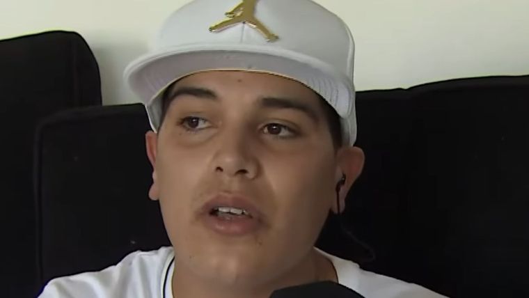 El joven se encuentra acompañado por Daniela Celis y por sus hijas. Foto: captura de video/ Telefe. 