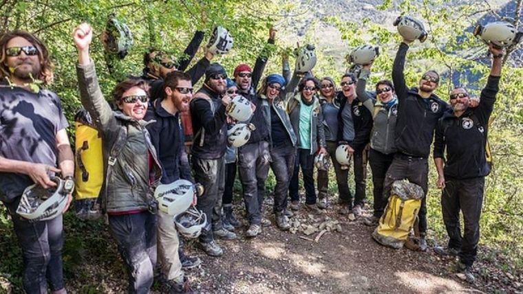 Durante 40 días y 40 noches los voluntarios vivieron en una cueva cambiando las comodidades modernas por las necesidades básicas. Foto: GETTY IMAGES