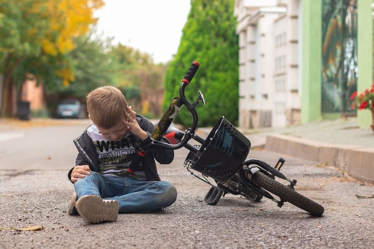 Los golpes en la cabeza suelen causar temor en los padres. Foto: Shutterstock