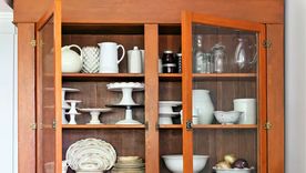 Reliquias familiares integradas a la decoración contemporánea. Foto: bhg.com Reliquias familiares integradas a la decoración contemporánea. Foto: bhg.com