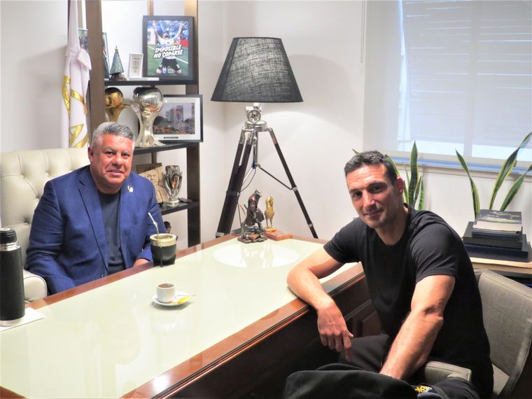 Scaloni y Tapia en el predio Lionel Messi. Foto: @Argentina